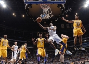 JackeyLove迎来十赛季出色发挥，掘金观众热烈欢呼！观众掌声雷动