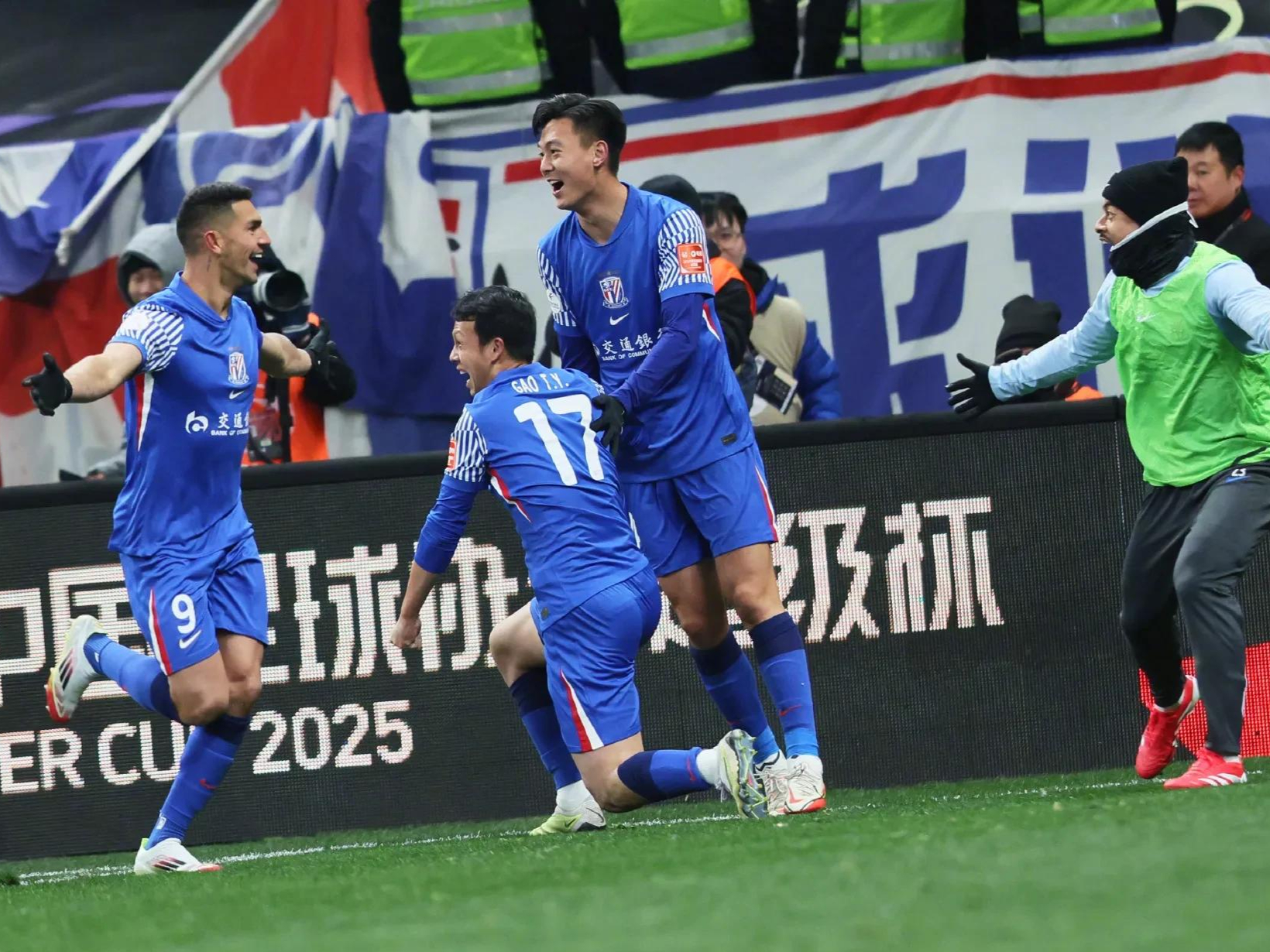 世俱杯最新形势:利物浦高居榜首,上海海港强势追赶,冠军归属成迷的简单介绍 世俱杯最新形势:利物浦高居榜首,上海海港强势追赶,冠军归属成迷的简单介绍